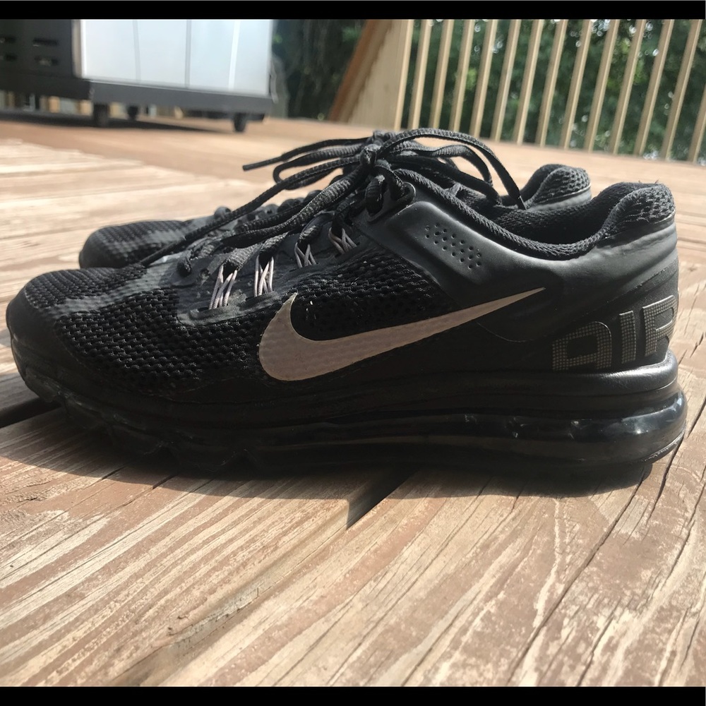 Women’s Black Nike Air Max 8.5